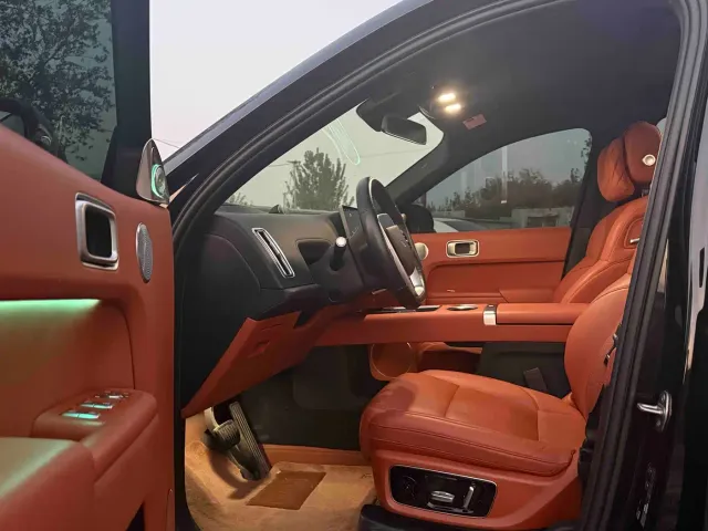 Li Auto L8 — Фото автомобиля 3