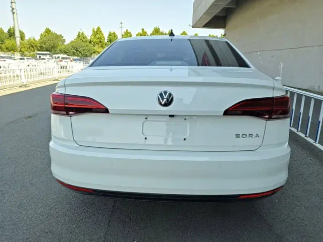 Volkswagen Bora — Фото автомобиля 5