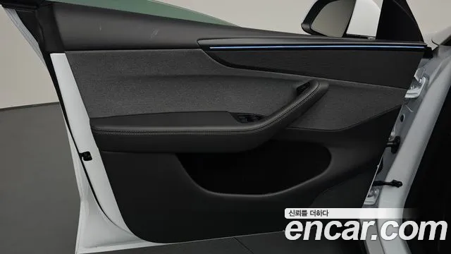 Tesla Model Y — Фото автомобиля 23