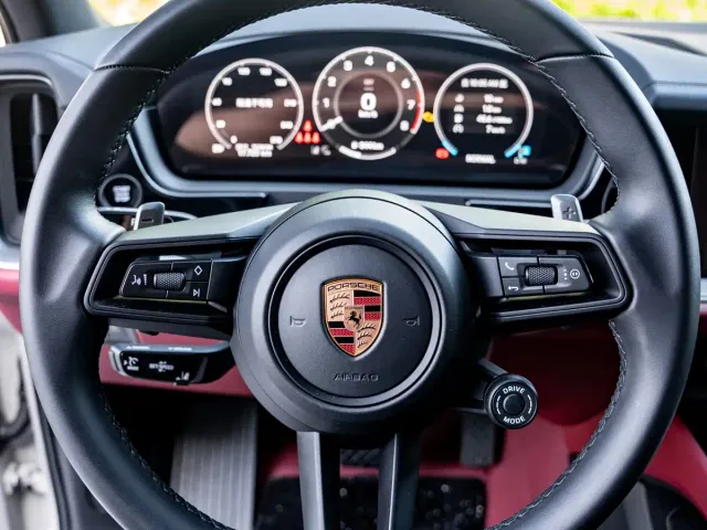 Porsche Cayenne — Фото автомобиля 12