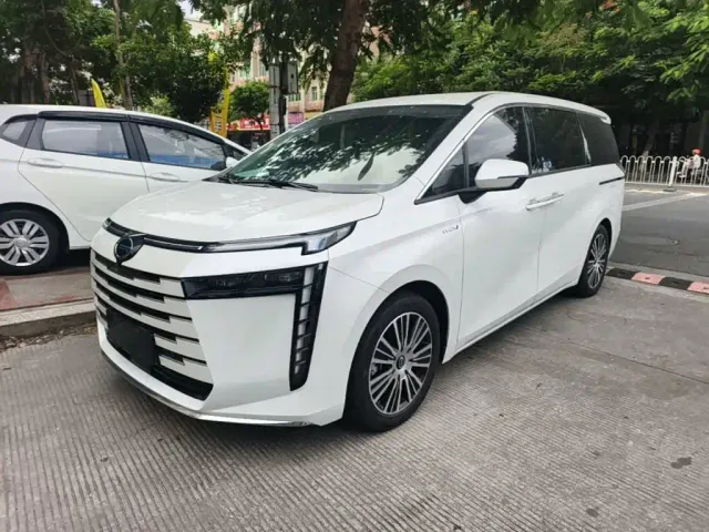Фотография автомобиля — GAC Trumpchi E8
