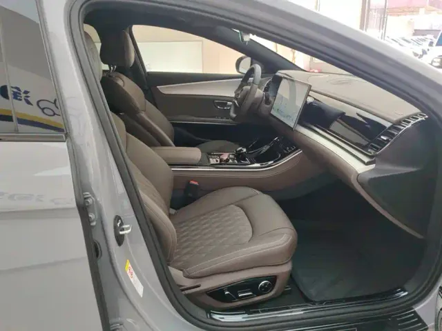 BYD Han 2025 DM-i Smart Drive Edition 125KM Premium — Фото автомобиля 8