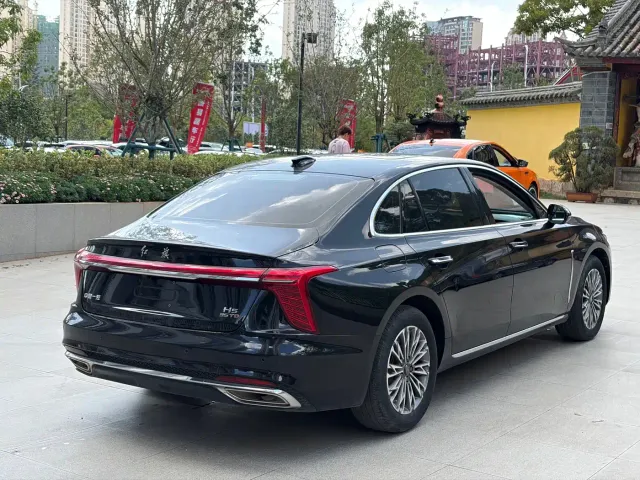 Hongqi H5 — Фото автомобиля 11