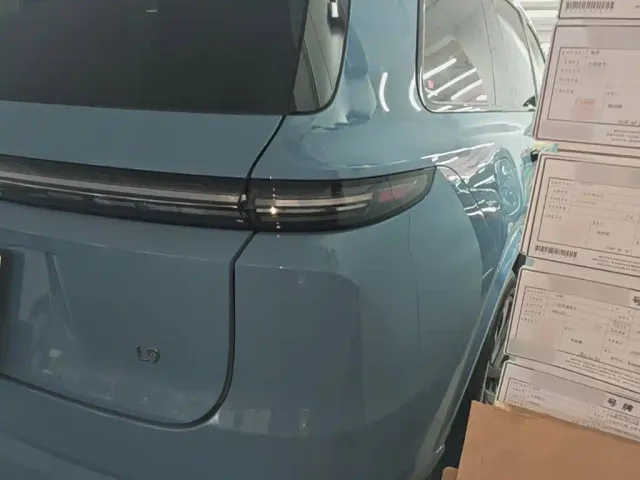 Li Auto L9 — Фото автомобиля 7