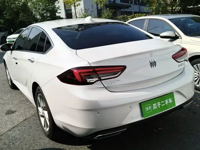 Buick Regal — Фото автомобиля 4