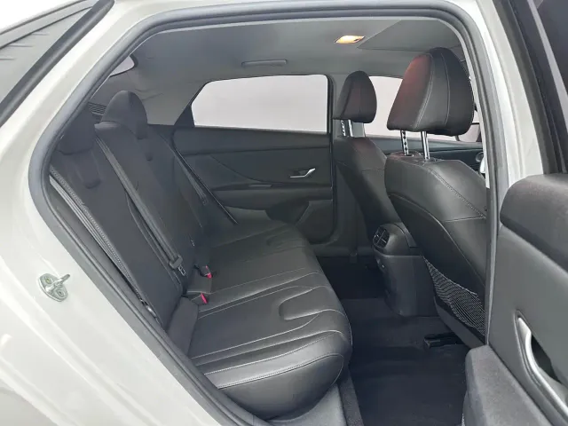 Hyundai Elantra — Фото автомобиля 13