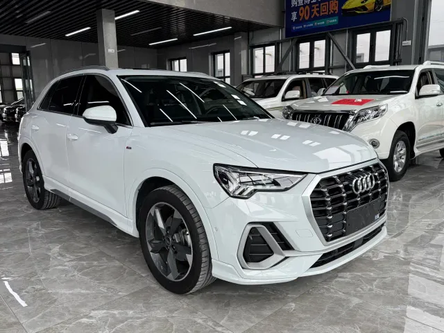 Audi Q3 — Фото автомобиля 3