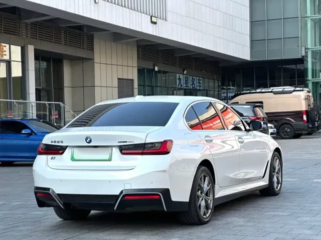 BMW i3 — Фото автомобиля 8