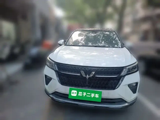 Wuling Asta — Фото автомобиля 2