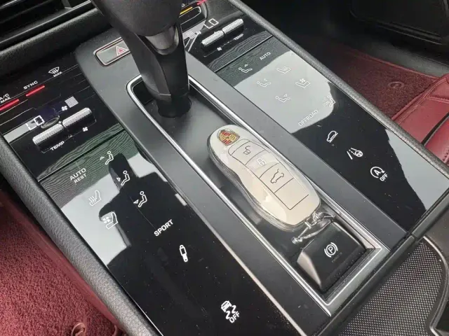Porsche Macan — Фото автомобиля 7