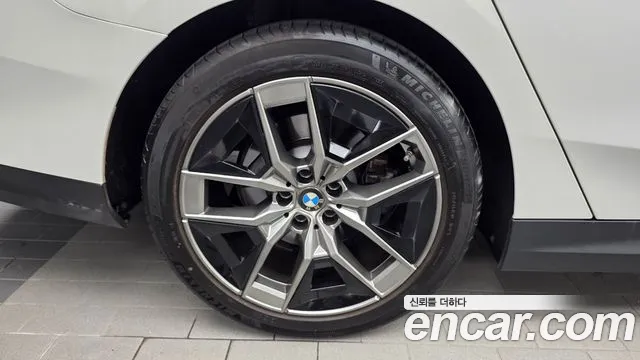 BMW 5 Series G60 — Фото автомобиля 5