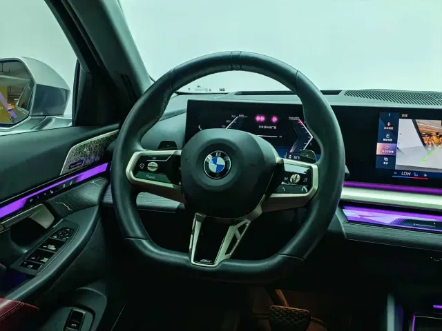 BMW 5 Series — Фото автомобиля 15
