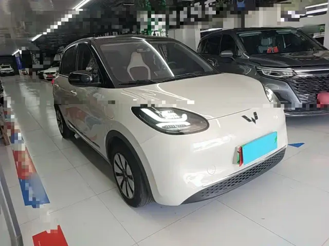 Wuling Bingo — Фото автомобиля 3