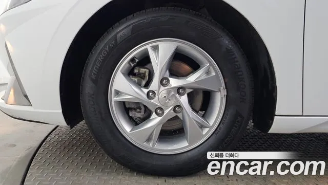 Hyundai AVANTE Avante (CN7) — Фото автомобиля 5