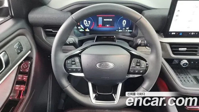 Ford Explorer — Фото автомобиля 11