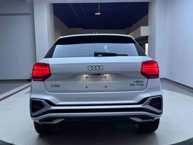 Audi Q2L — Фото автомобиля 5