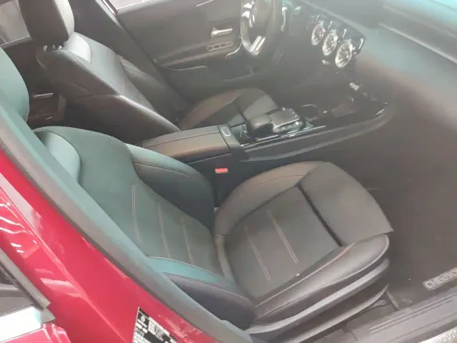 Mercedes-Benz A-Class — Фото автомобиля 24