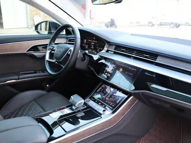 Audi A8 — Фото автомобиля 15