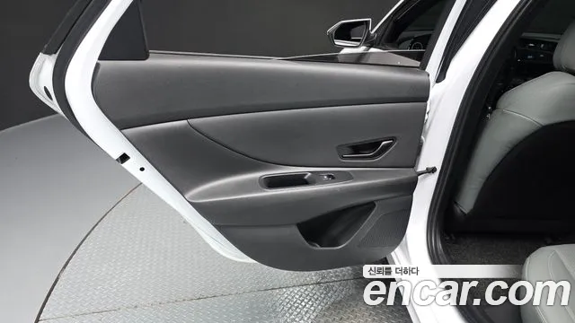 Hyundai Avante CN7 — Фото автомобиля 14