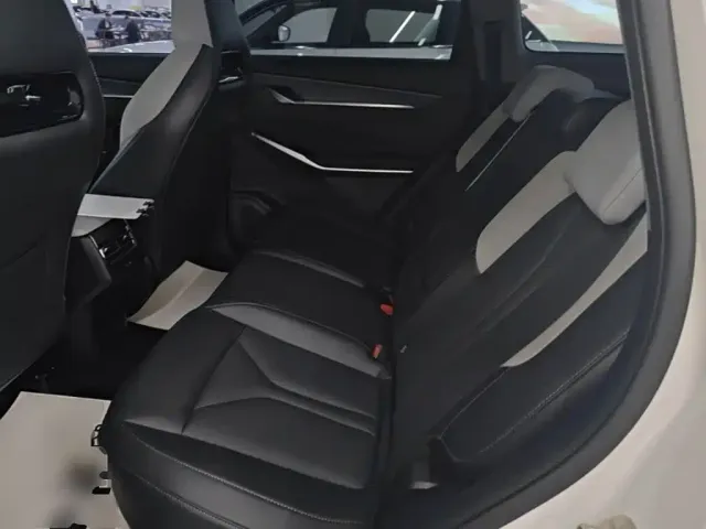 Changan CS75 Plus — Фото автомобиля 16