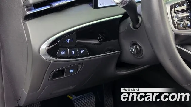Genesis GV70 — Фото автомобиля 15