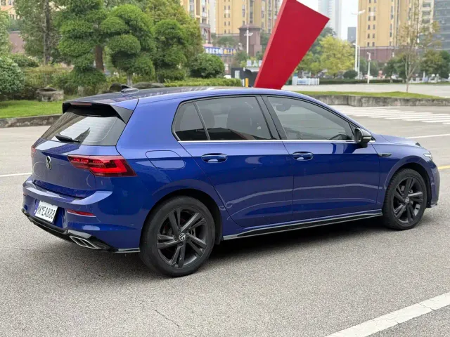Volkswagen Golf — Фото автомобиля 7