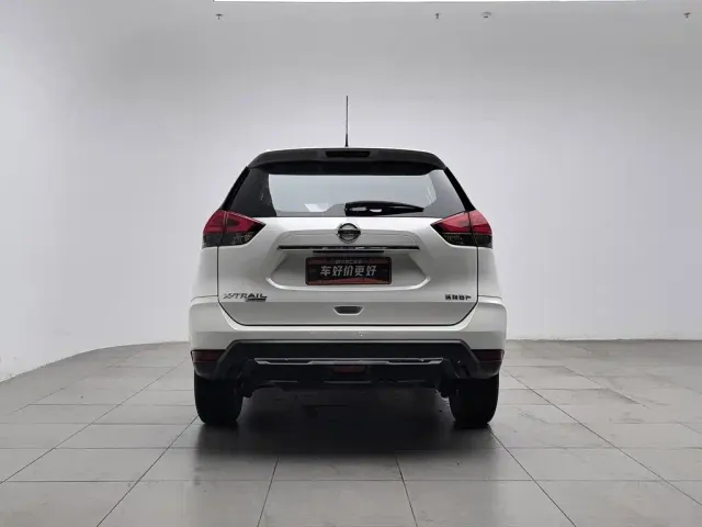 Nissan X-Trail — Фото автомобиля 4