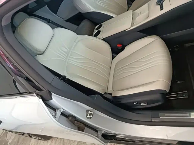 Geely Galaxy E8 — Фото автомобиля 24