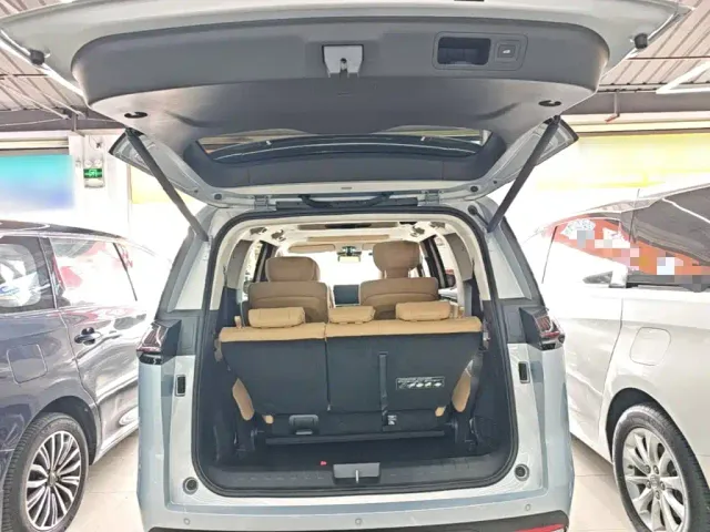 GAC Trumpchi E8 — Фото автомобиля 18