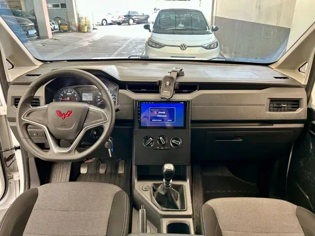 Wuling Zhengcheng — Фото автомобиля 9
