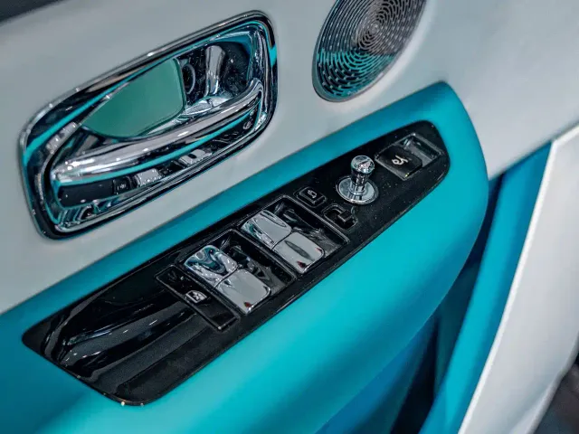 Rolls-Royce Cullinan — Фото автомобиля 19