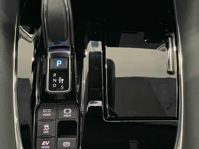 Toyota Alphard — Фото автомобиля 9