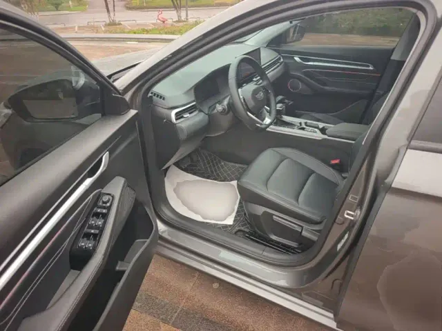 Geely Emgrand — Фото автомобиля 15