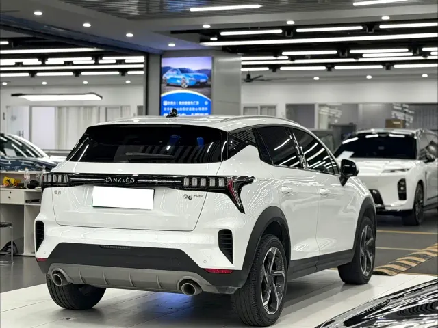 Lynk & Co 06 EM-P — Фото автомобиля 6