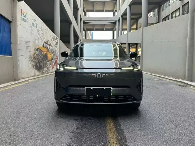 Changan Qiyuan Q05 — Фото автомобиля 2