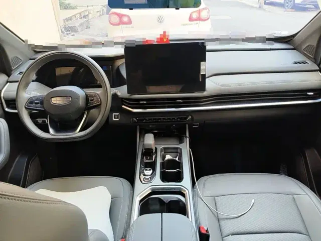 Geely Haoyue L — Фото автомобиля 12