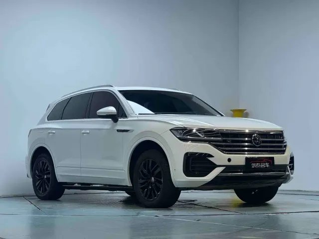 Volkswagen Touareg — Фото автомобиля 4