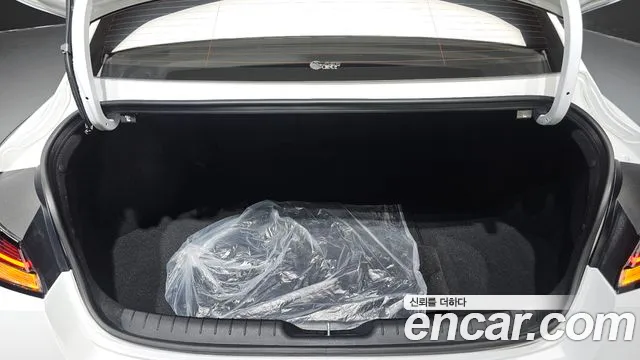 Hyundai Avante CN7 — Фото автомобиля 22