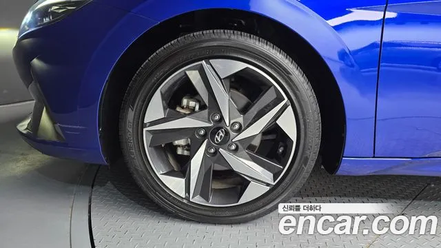 Hyundai AVANTE Avante (CN7) — Фото автомобиля 5