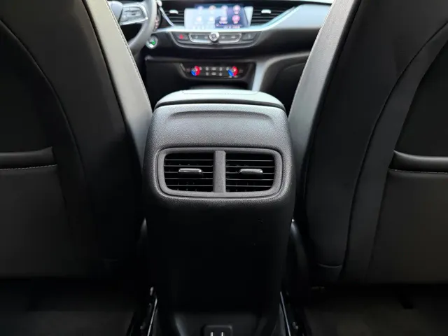 Buick Regal — Фото автомобиля 15