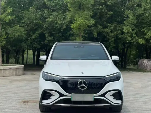 Mercedes-Benz EQE SUV — Фото автомобиля 3