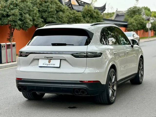 Porsche Cayenne — Фото автомобиля 4