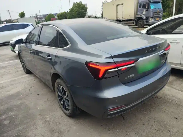 Roewe i6 MAX EV — Фото автомобиля 4