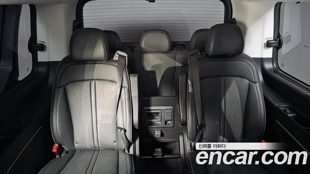 Hyundai Staria Staria 4WD Lounge 9 мест — Фото автомобиля 13