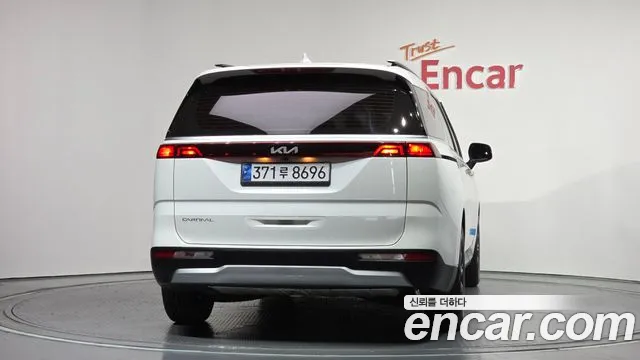 Kia Canival Carnival 4 поколение Дизель 9 мест Prestige — Фото автомобиля 4