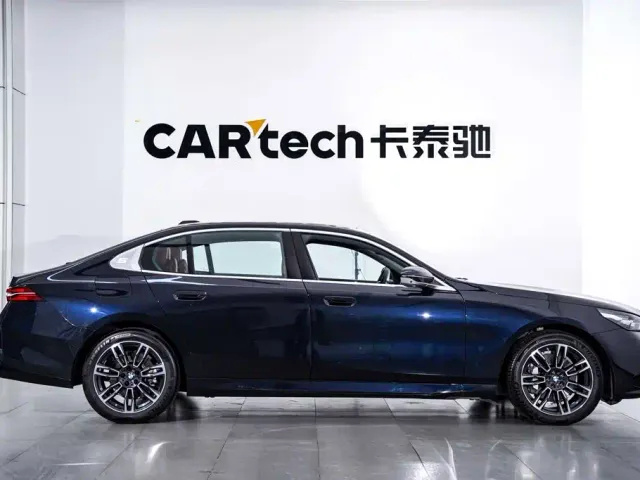 BMW 5 Series — Фото автомобиля 4