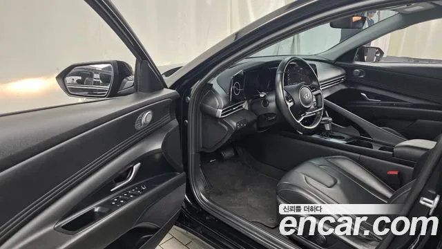 Hyundai AVANTE Avante (CN7) — Фото автомобиля 10