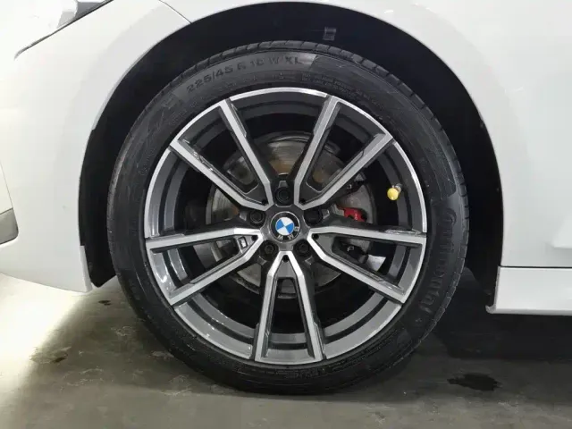 BMW 3 Series — Фото автомобиля 17