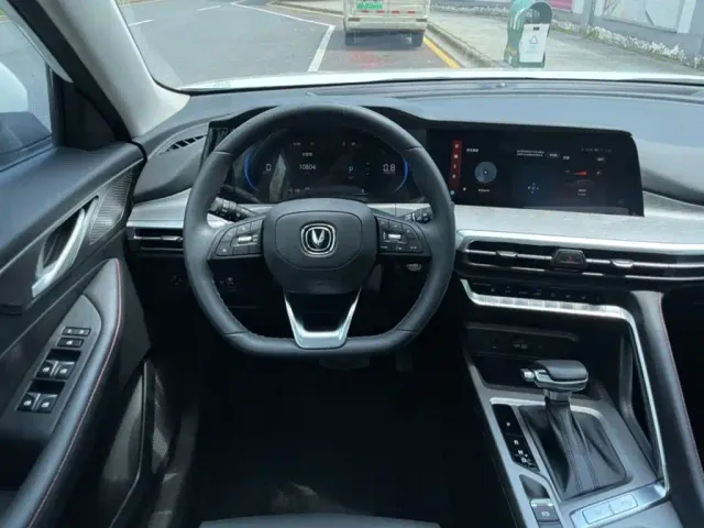 Changan CS35 Plus — Фото автомобиля 13