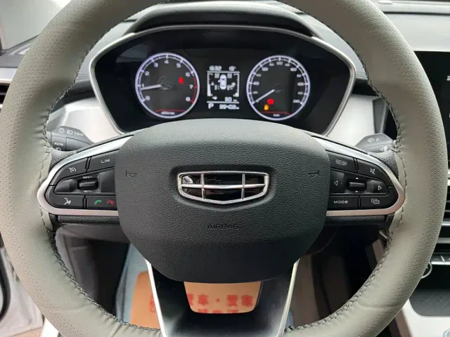 Geely Binyue — Фото автомобиля 13